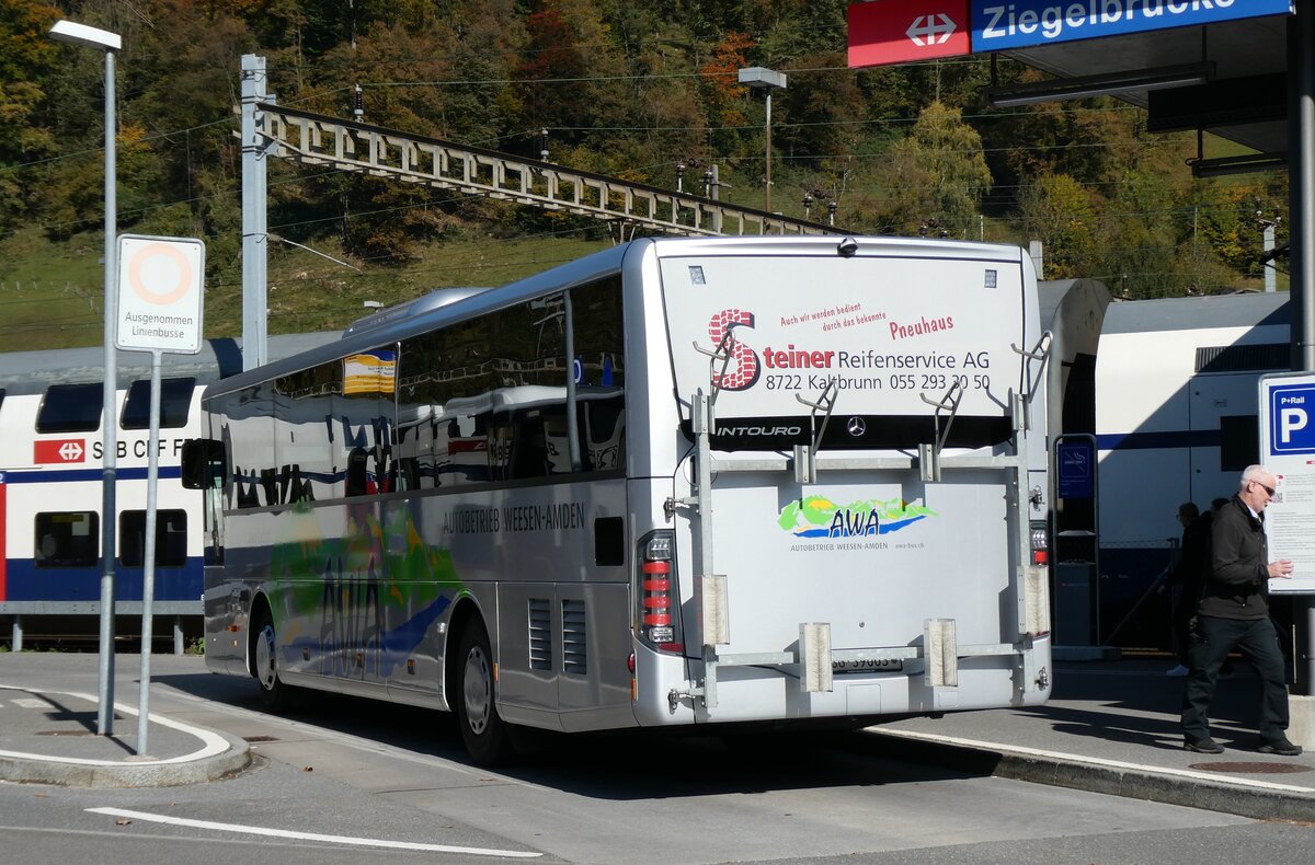 (281'652) - AWA Amden - Nr. 3/SG 39'003 - Mercedes am 18. Oktober 2025 beim Bahnhof Ziegelbr�cke