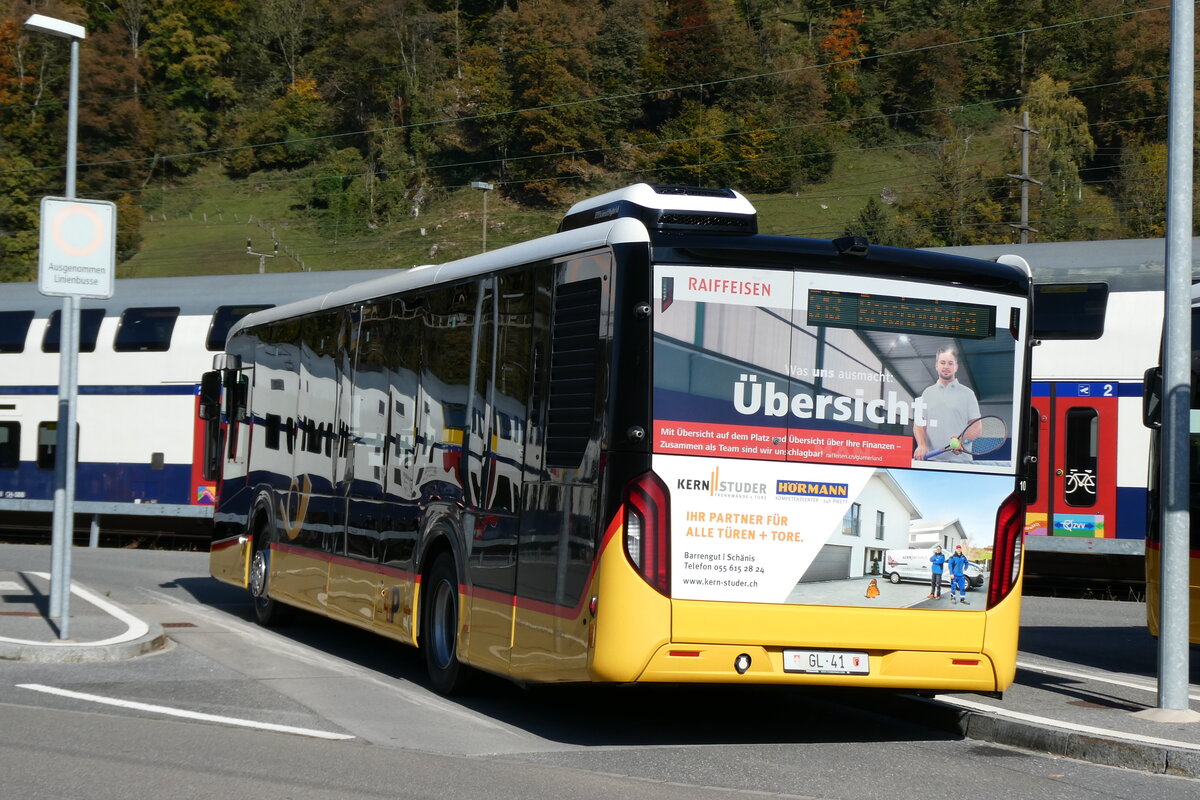 (281'654) - Niederer, Filzbach - Nr. 10/GL 41/PID 11'839 - MAN am 18. Oktober 2025 beim Bahnhof Ziegelbr�cke