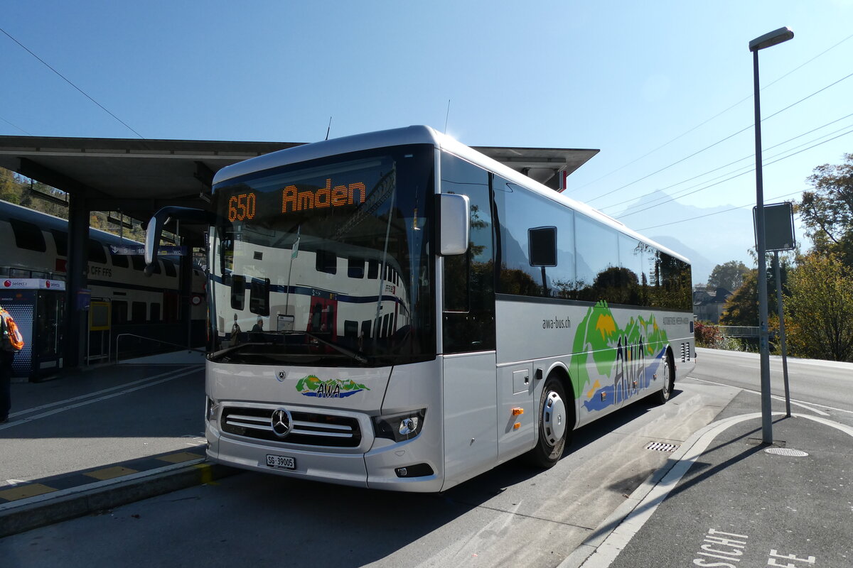 (281'659) - AWA Amden - Nr. 5/SG 39'005 - Mercedes am 18. Oktober 2025 beim Bahnhof Ziegelbr�cke 