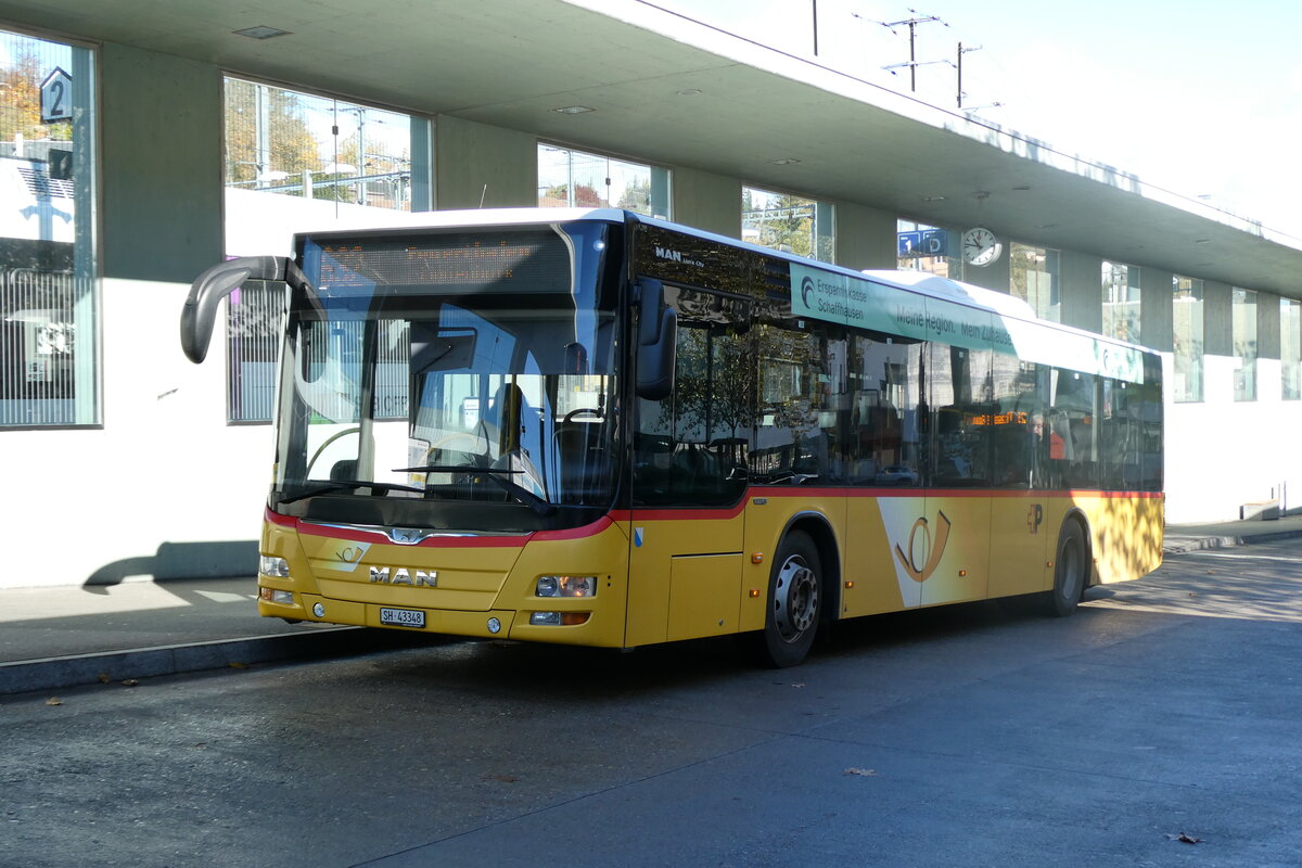 (281'888) - Rattin, Neuhausen - Nr. 327/SH 43'348/PID 10'653 - MAN (ex Rattin, Schlatt Nr. 327; ex Richter, Ossingen Nr. 327) am 30. Oktober 2025 beim Bahnhof Schaffhausen