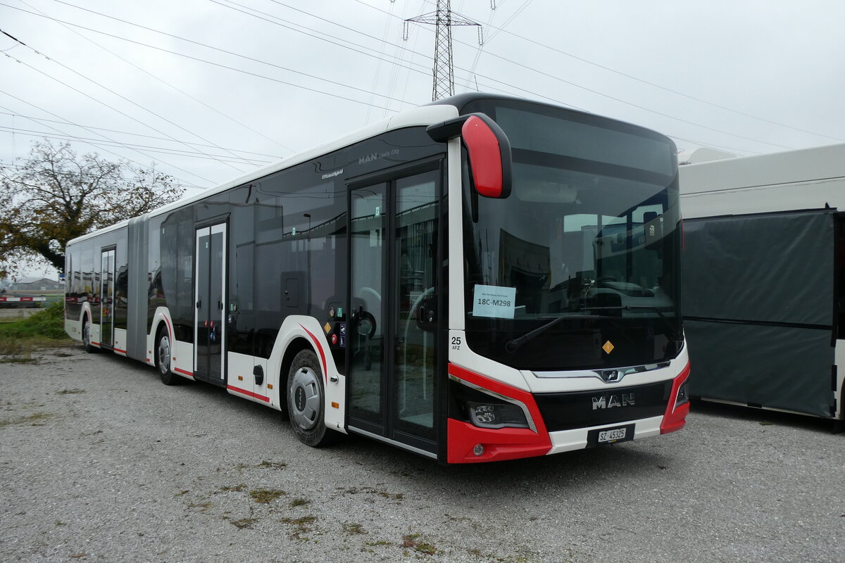 (281'975) - AAGS Schwyz - Nr. 25/SZ 45'325 - MAN am 1. November 2025 in Kerzers, Murtenstrasse
