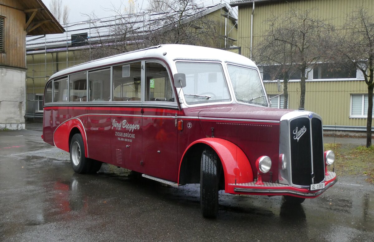 (282'062) - Biegger, Ziegelbr�cke - Nr. 2/GL 1393 - Saurer/Lauber (ex T�l�verbier, Verbier Nr. 2; ex Werkbus; ex Rey, Ayent) am 2. November 2025 in Ziegelbr�cke, Museum