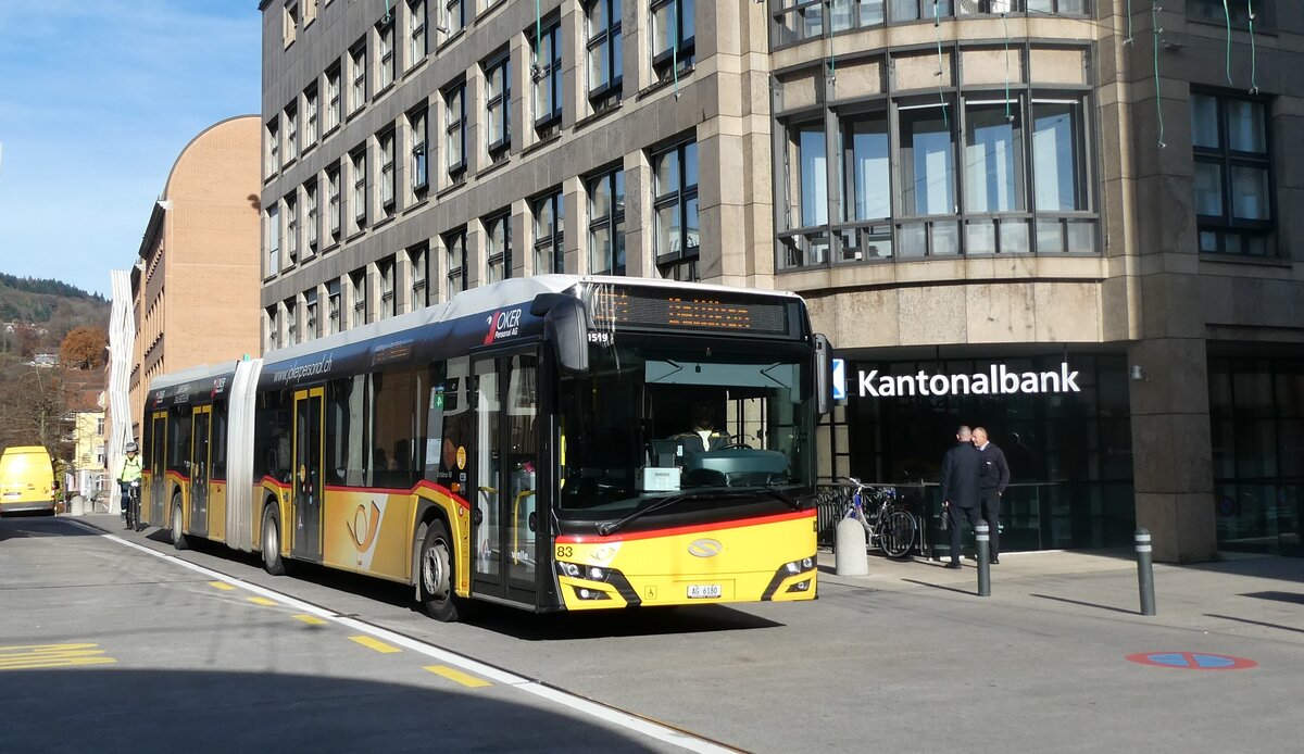 (282'333) - Steffen, Remetschwil - Nr 83/AG 6180 - Solaris am 11. November 2025 beim Bahnhof Baden