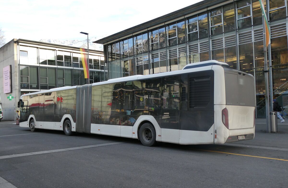 (282'611) - PostAuto Nordschweiz - BL 213'883/PID 12'418 - MAN (ex RSVG Troisdorf/D Nr. 2808) am 28. November 2025 beim Bahnhof Interlaken Ost