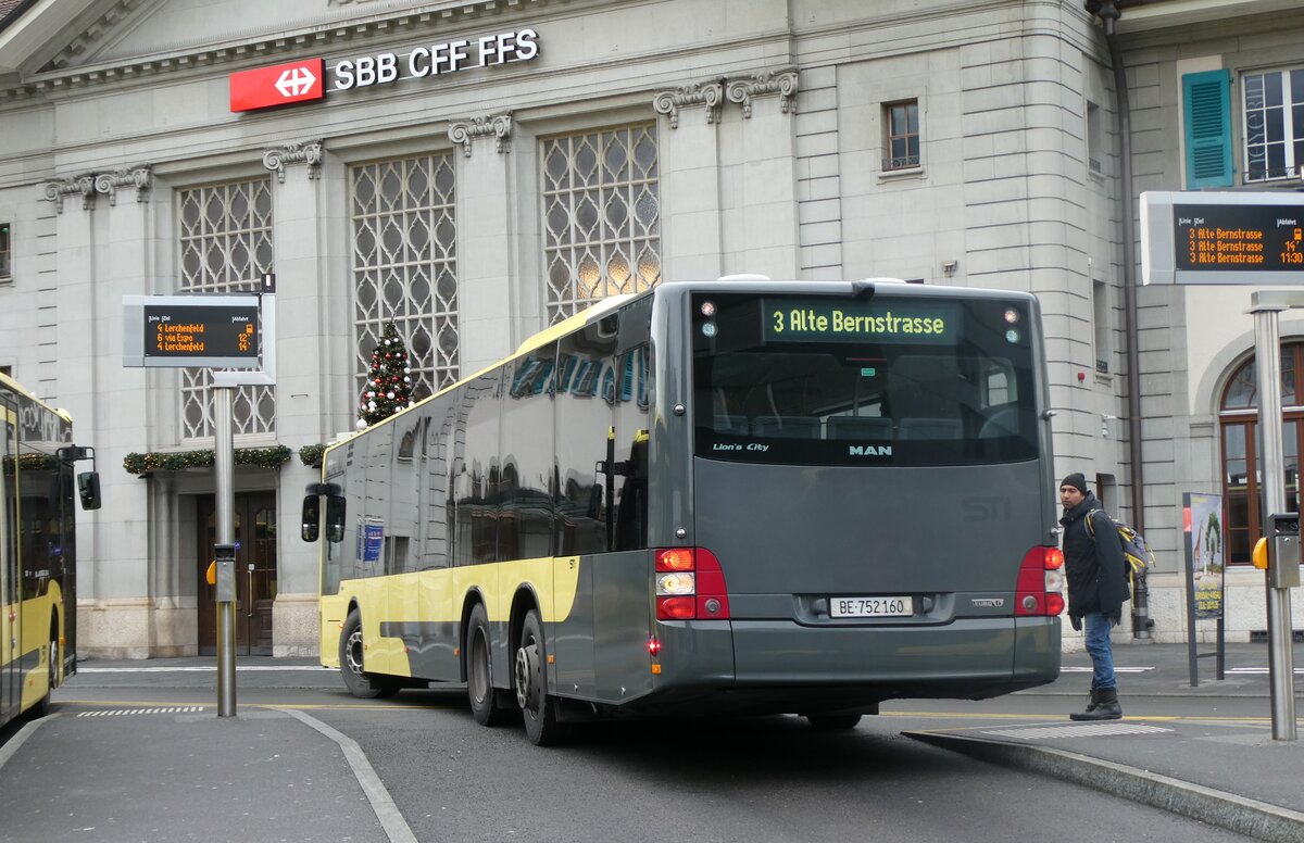 (282'669) - STI Thun - Nr. 160/BE 752'160 - MAN am 30. November 2025 beim Bahnhof Thun
