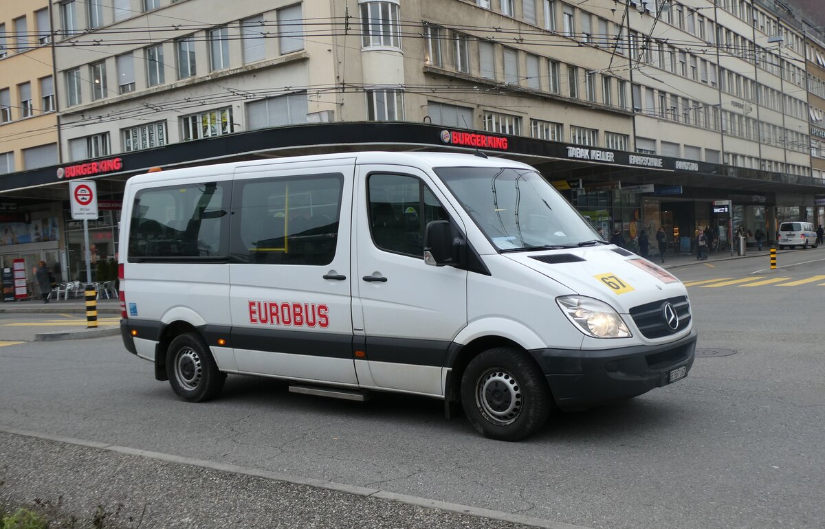 (282'746) - Funi-Car, Biel - Nr. 67/BE 567'167 - Mercedes am 4. Dezember 2025 beim Bahnhof Biel