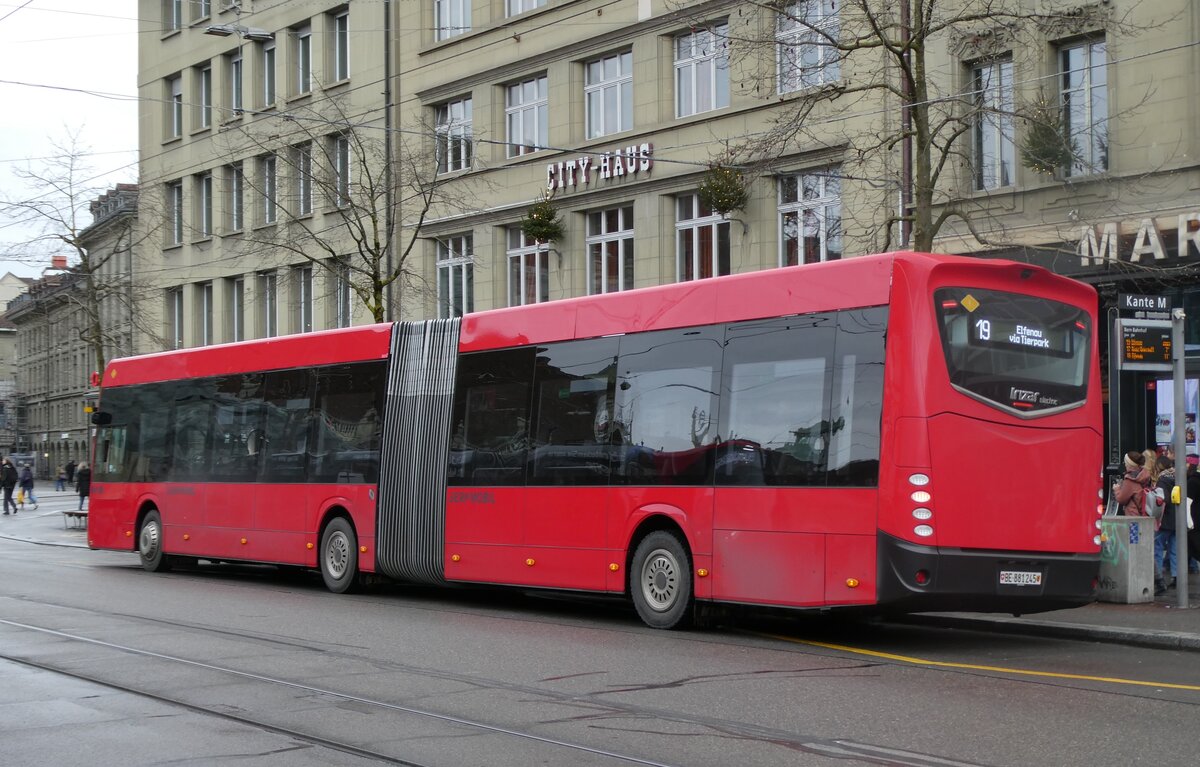 (282'884) - Bernmobil, Bern - Nr. 245/BE 881'245 - eIrizar am 6. Dezember 2025 beim Bahnhof Bern
