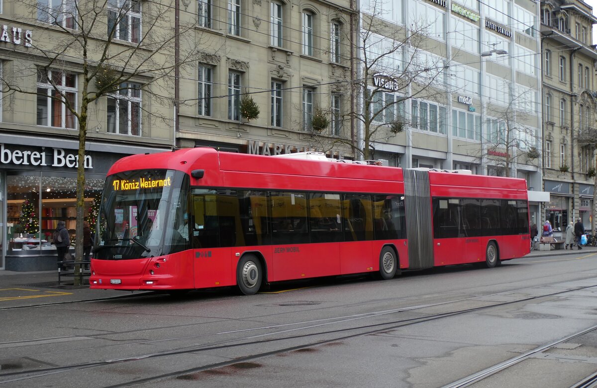 (282'890) - Bernmobil, Bern - Nr. 201/BE 722'201 - eHess am 6. Dezember 2025 beim Bahnhof Bern