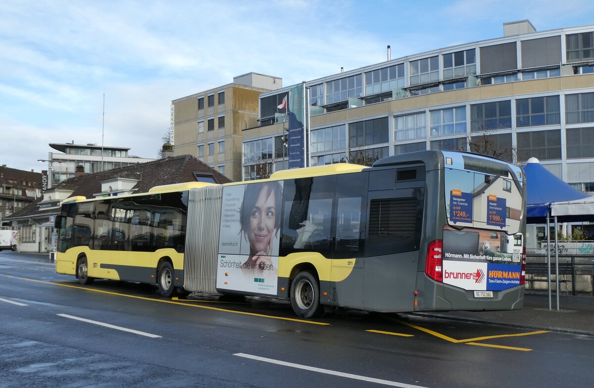 (282'919) - STI Thun - Nr. 162/BE 752'162 - Mercedes am 8. Dezember 2025 beim Bahnhof Thun