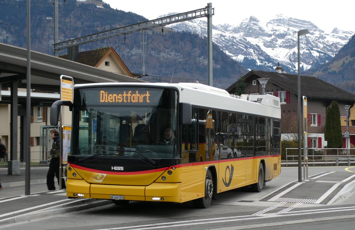 (283'280) - PostAuto Bern - BE 669'359/PID 10'147 - Hess (ex Nr. 6; ex Klopfstein, Laupen Nr. 6) am 19. Dezember 2025 beim Bahnhof Sarnen