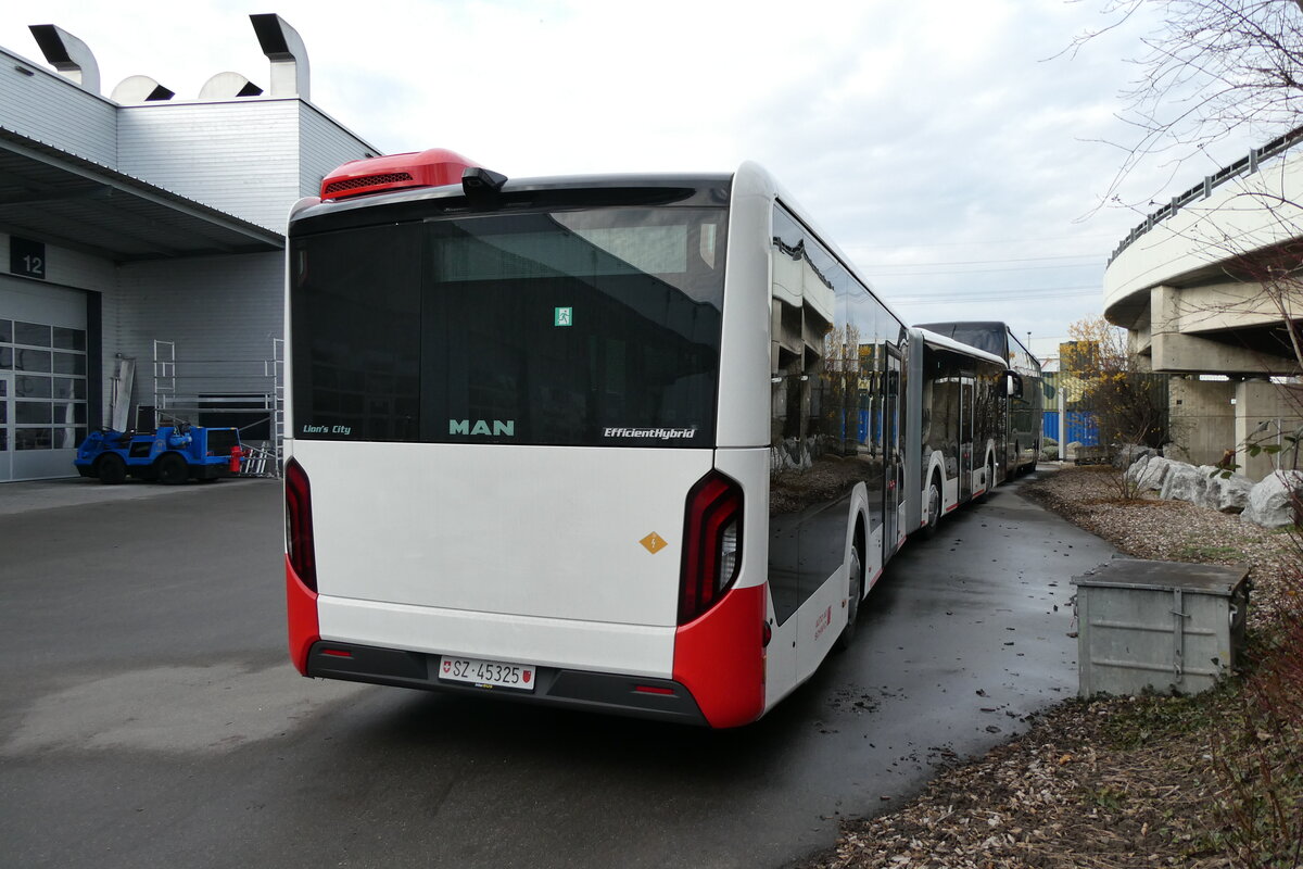 (283'356) - AAGS Schwyz - Nr. 25/SZ 45'325 - MAN am 20. Dezember 2025 in Kerzers, Interbus