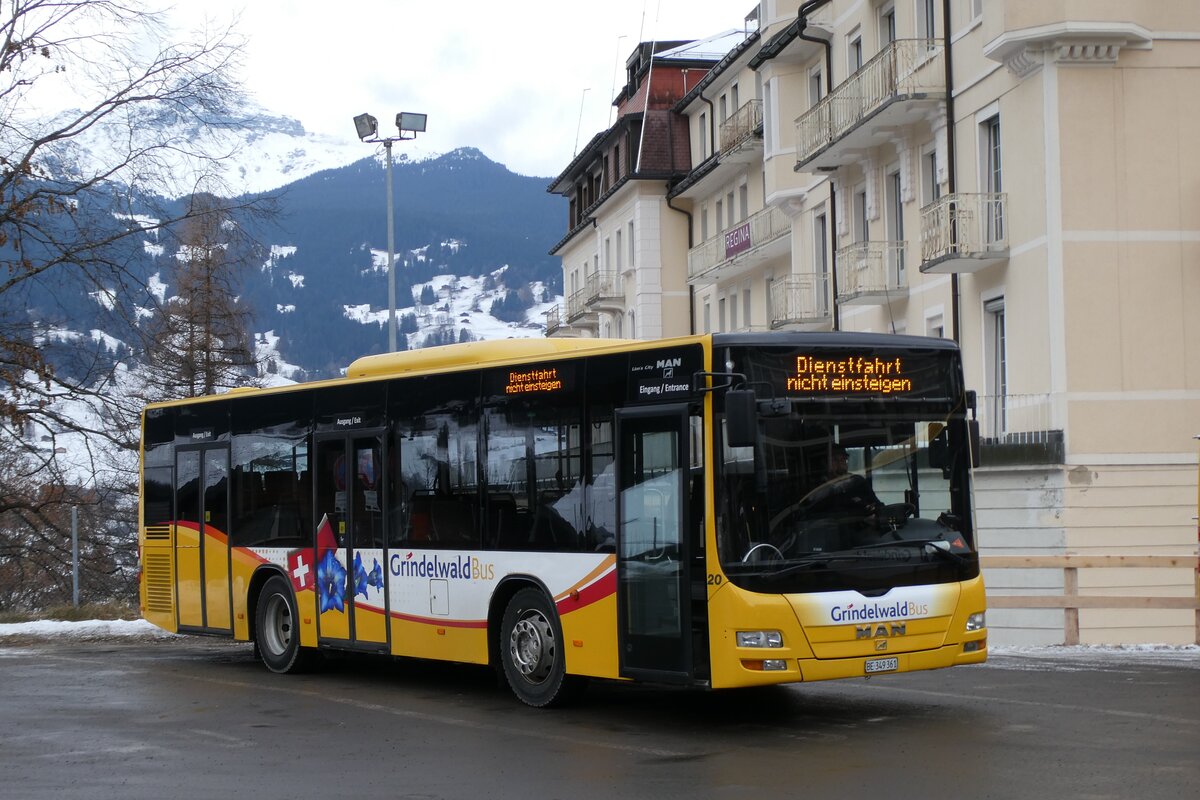 (283'644) - GrindelwaldBus, Grindelwald - Nr. 20/BE 349'361 - MAN/G�ppel am 2. Januar 2026 beim Bahnhof Grindelwald