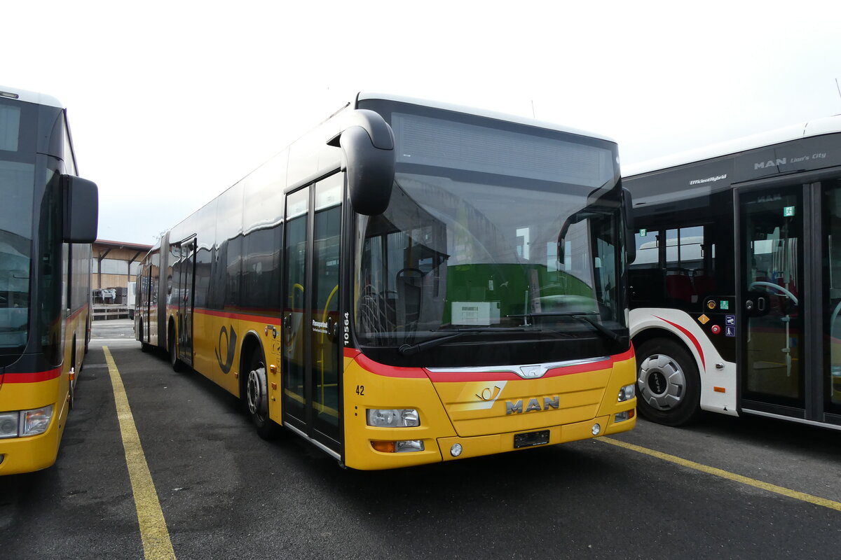 (284'258) - SB Trans, Sursee - Nr. 42/PID 10'564 - MAN (ex Stirnimann, Neuenkirch Nr. 42) am 17. Januar 2026 in Kerzers, Interbus