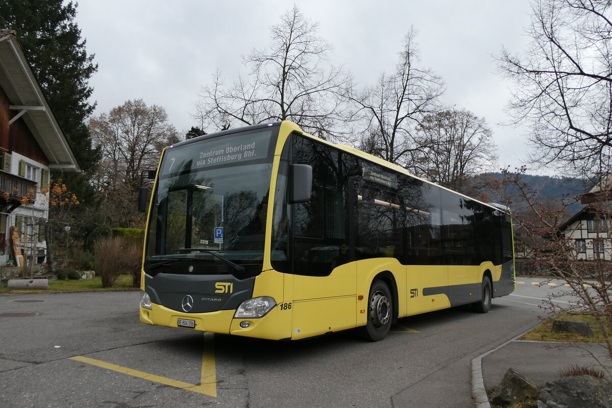 (284'486) - STI Thun - Nr. 186/BE 804'186 - Mercedes am 24. Dezember 2025 in Steffisburg, Kirche