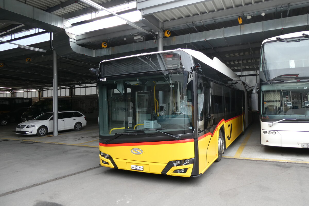 (284'658) - PostAuto Graub�nden - GR 101'856/PID 11'882 - eSolaris (ex D�nser, Trimmis) am 6. Februar 2026 in Chur, Garage