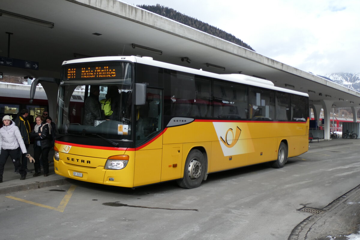 (284'797) - Terretaz, Zernez - GR 26'201/PID 5617 - Setra am 10. Februar 2026 beim Bahnhof Zernez