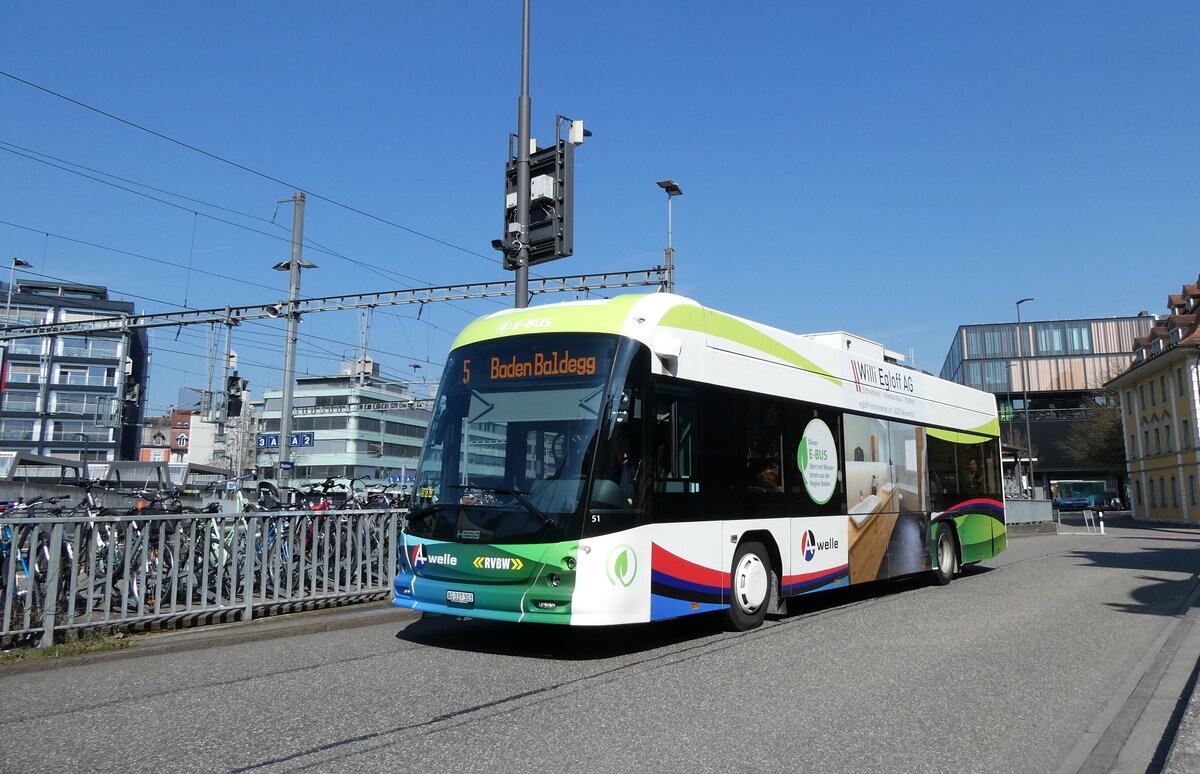 (285'535) - RVBW Wettingen - Nr. 51/AG 337'303 - eHess am 19. M�rz 2026 beim Bahnhof Baden