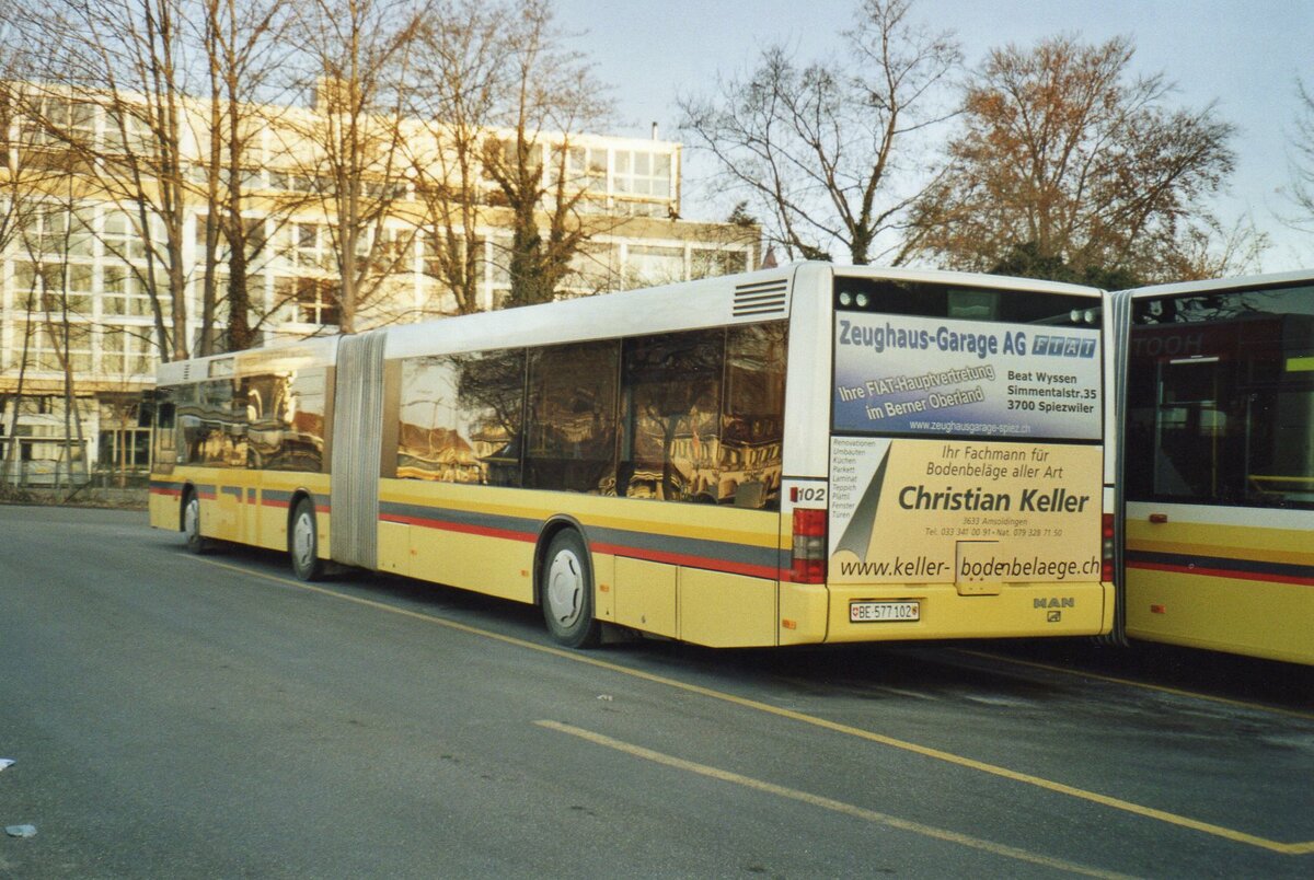 (AH 11) - Aus dem Archiv: STI Thun - Nr. 102/BE 577'102 - MAN am 13. Februar 2006 bei der Schiffl�ndte Thun