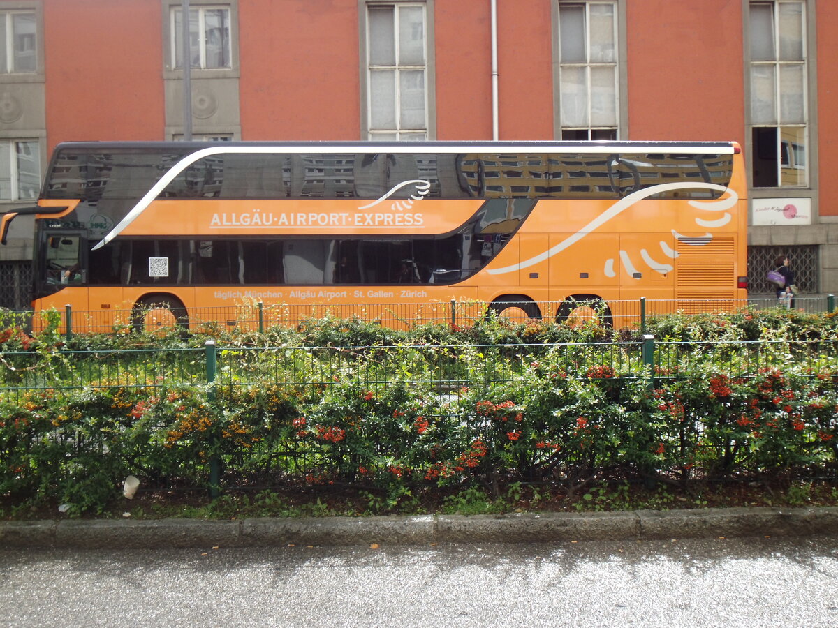 Allg�u-Airport-Express, Mindelheim - Setra S 431 DT am 16. August 2014 in M�nchen (Aufnahme: Martin Beyer)
