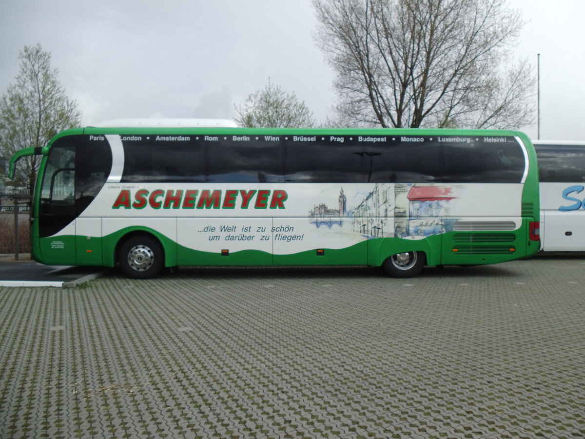 Aschemeyer, L�bbecke - MAN Lion's Coach am 24. April 2016 in Hamburg (Aufnahme: Martin Beyer)