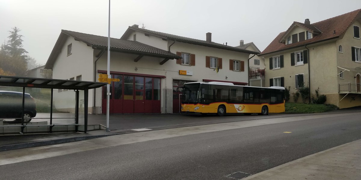 Auf diesen Bild zusehen ist der eine von 3 neuen Mercedes C2 von der PU Wolghemuth aus Hochwald. Auf diesen Bild hat der Bus Pause in Nunningen vor er nach Himmelried f�hrt und dannach auf Grellingen auf der Linie 117. Dieser Bus f�hrt erst seit etwa 2 Wochen im Linien Betrieb.|Bus: Mercedes Citaro C2 2018 3T�rer|Ort: Nunningen| Linie: Dienstfahrt