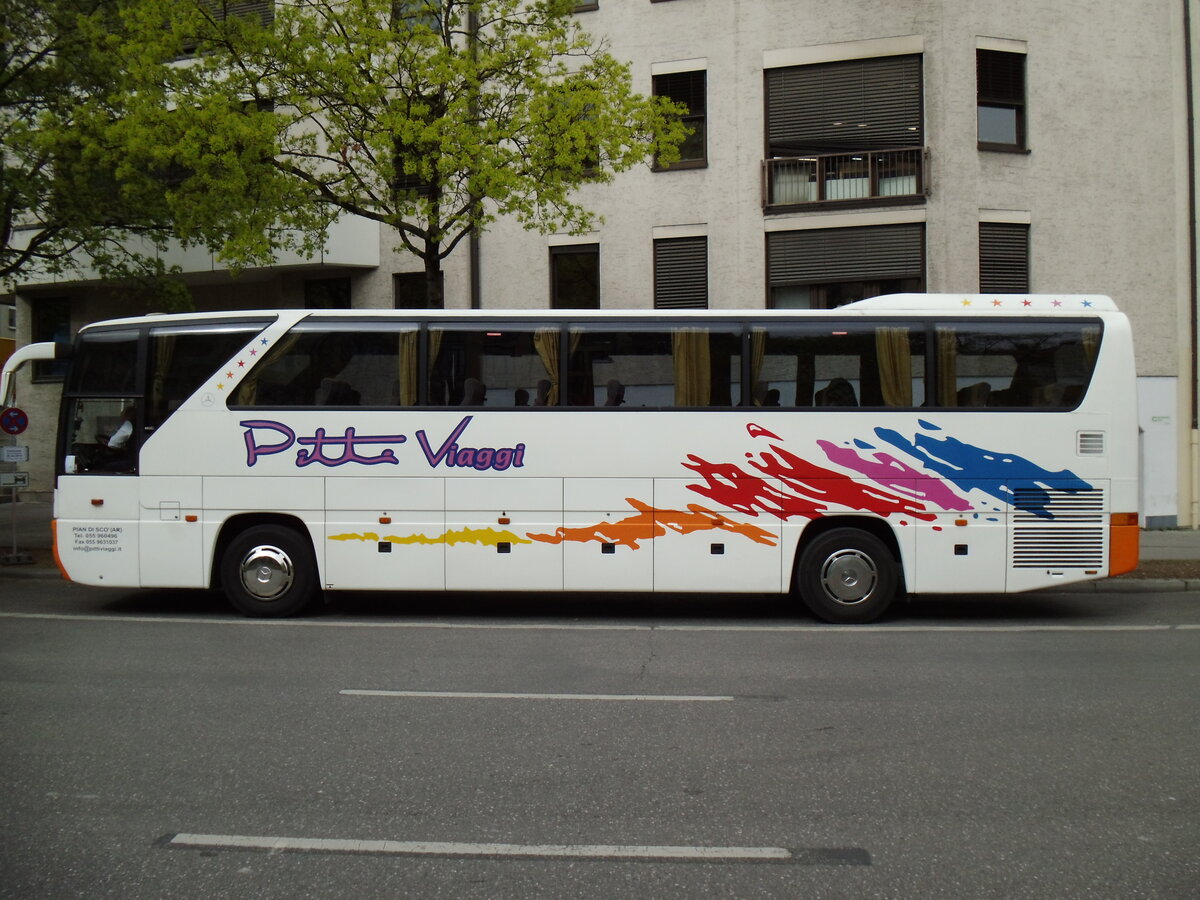 Aus Italien: Pitti, Pian di Sc� - Mercedes Benz Tourismo am 4. April 2014 in M�nchen (Aufnahme: Martin Beyer)