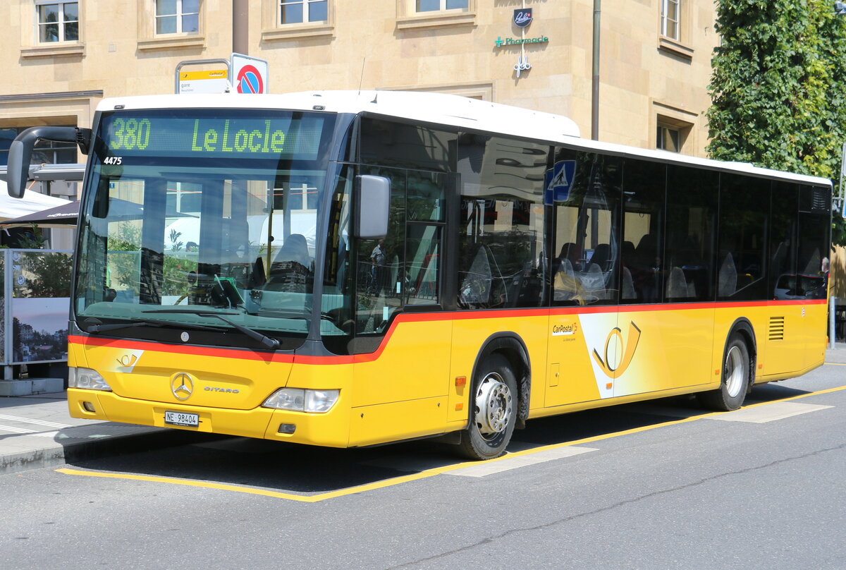 CarPostal Ouest - NE 98'404 - Mercedes (ex JU 48'603; ex Nr. 53; ex Stucki, Porrentruy Nr. 27) am 6. August 2021 beim Bahnhof Neuch�tel (Aufnahme: Martin Beyer)