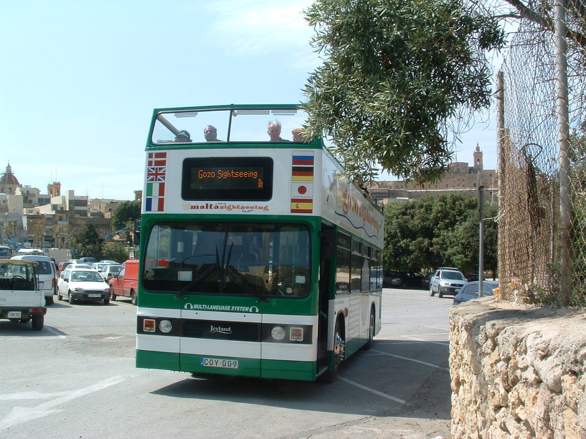COY 009
1981 Leyland Titan
Leyland H44/24D (when new)
Cancu Supreme Travel, Malta

New to London Transport as fleet number T336, registered KYV 336X.

Photograph taken in Victoria, Gozo, on 25th April 2011.