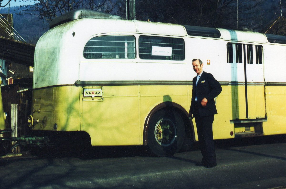 (D 010) - Aus dem Archiv: STI Thun + PTT-Regie - Nr. 72/P 31'510 - Moser Postanh�nger im Jahr 1982 bei der Schiffl�ndte Thun 