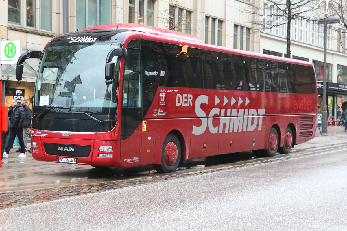 Der Schmidt, Wolfenb�ttel - WF-RS 6000 - MAN am 30. Dezember 2023 in Hamburg (Aufnahme: Martin Beyer)