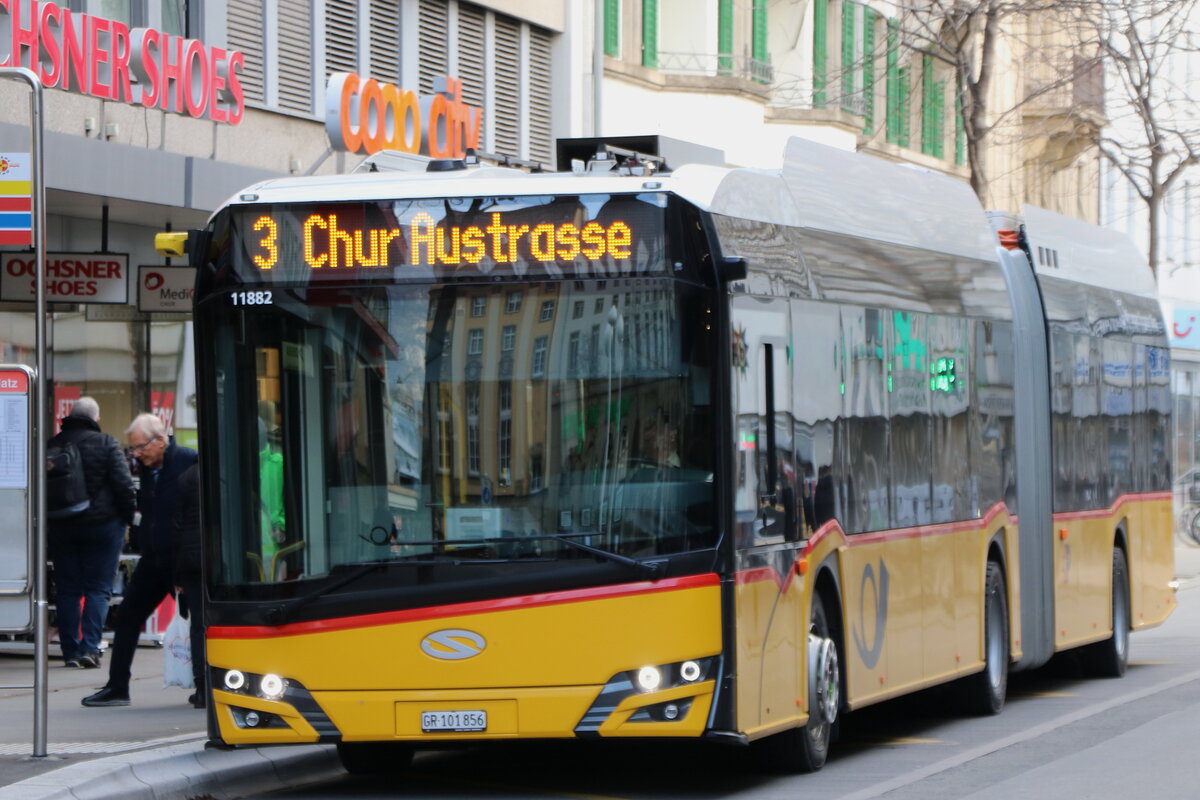 D�nser, Trimmis - GR 101'856/PID 11'882 - eSolaris am 15. Januar 2025 in Chur, Alexanderplatz (Aufnahme: Martin Beyer)