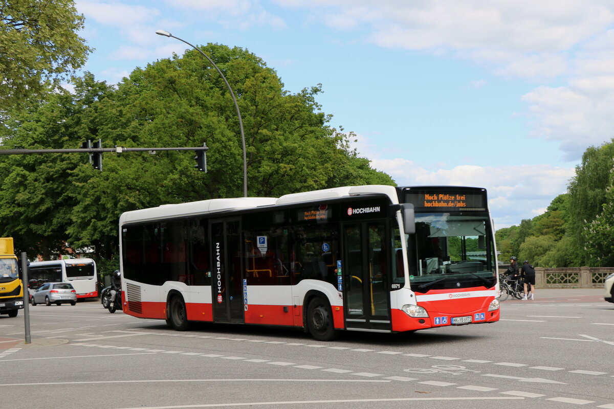 HHA Hamburg - Nr. 6971/HH-YB 6971 - Mercedes am 8. Mai 2025 in Hamburg, Mundsburger Damm (Aufnahme: Martin Beyer)