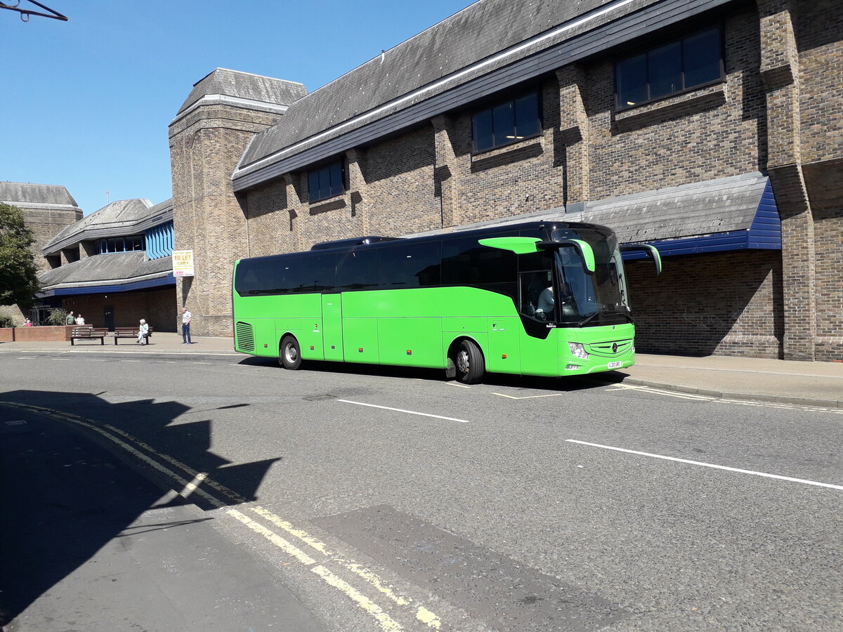 L20 URG, formerly BU18 YTM
A 2018 Mercedes Benz Tourismo (C48Ft) that was new as fleet number 157 to Shearings, now operated by Linburg Coach Hire.  The green llivery is a throwback to its' time on Flixbus work.

Bus Station, Bishop Auckland, County Durham 10th August 2022.
