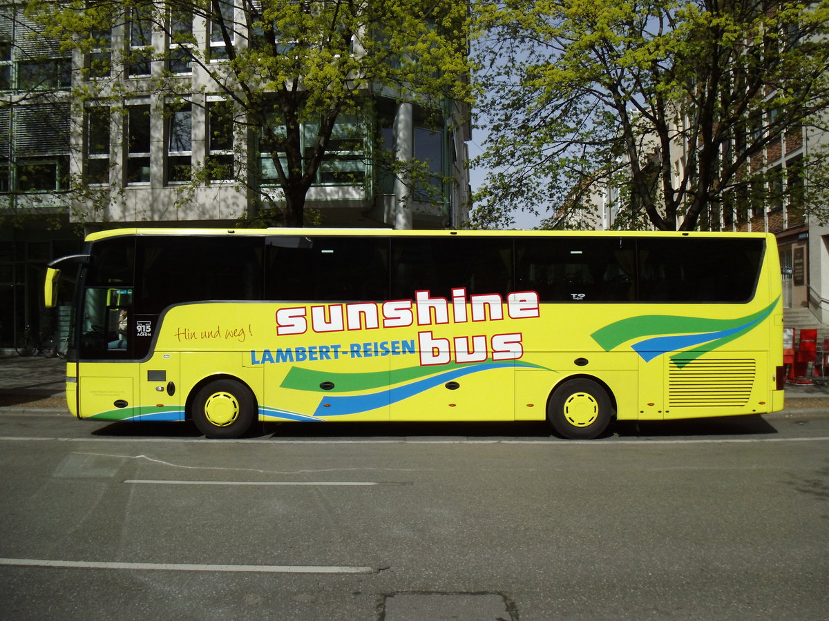 Lambert, Schwarzenholz - Van Hool T915 Acron am 3. April 2014 in M�nchen (Aufnahme: Martin Beyer)