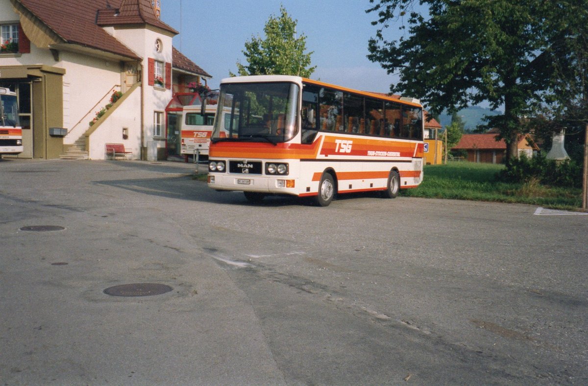(MD 106) - Aus dem Archiv: TSG Blumenstein - Nr. 10/BE 263'089 - MAN/G�ppel im September 1993 in Blumenstein, Garage