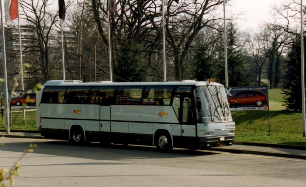 (MD288) - Aus dem Archiv: Dupraz, Gen�ve - Nr. 38/GE 96'511 - Neoplan im August 1994 in Gen�ve
