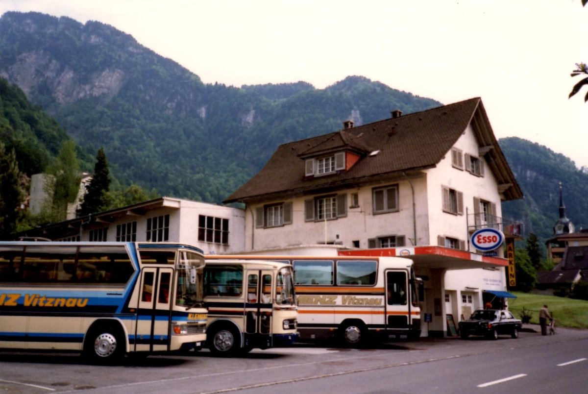 (MD333) - Aus dem Archiv: Klemenz, Vitznau - Dr�gm�ller und zwei Mercedes im Juni 1986 in Vitznau, Garage (Teilaufnahmen)