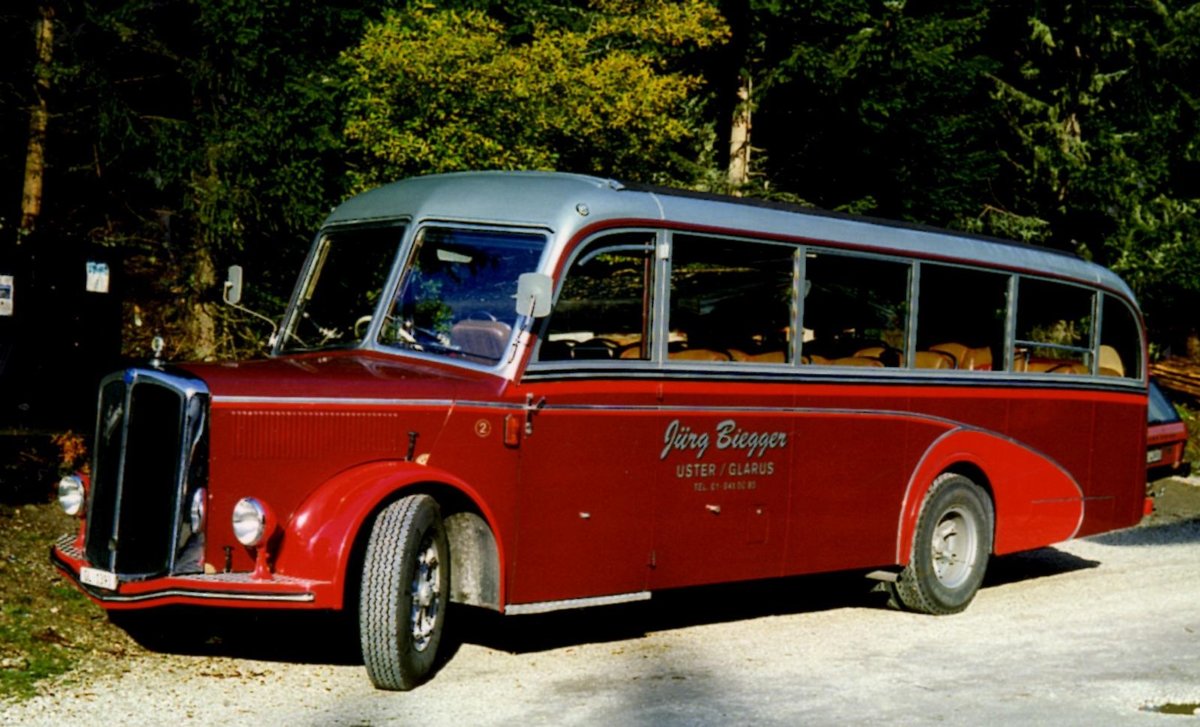 (MD463) - Aus dem Archiv: Biegger, Uster - Nr. 2/GL 1393 - Saurer/Lauber (ex T�l�verbier, Verbier Nr. 2; ex Werkbus; ex Rey, Ayent) um 1995