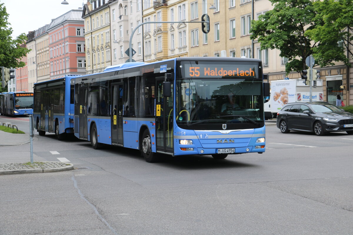 MVG M�nchen - Nr. 4954/M-VG 4954 - MAN am 26. Mai 2021 in M�nchen (Aufnahme: Martin Beyer)