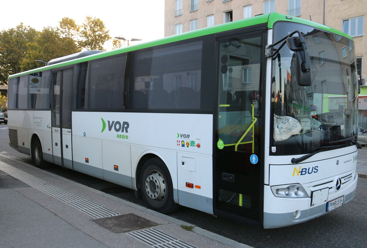 N-Bus, St. P�lten - P NBUS 64 - Mercedes am 4. Oktober 2022 in Krems (Aufnahme: Martin Beyer)