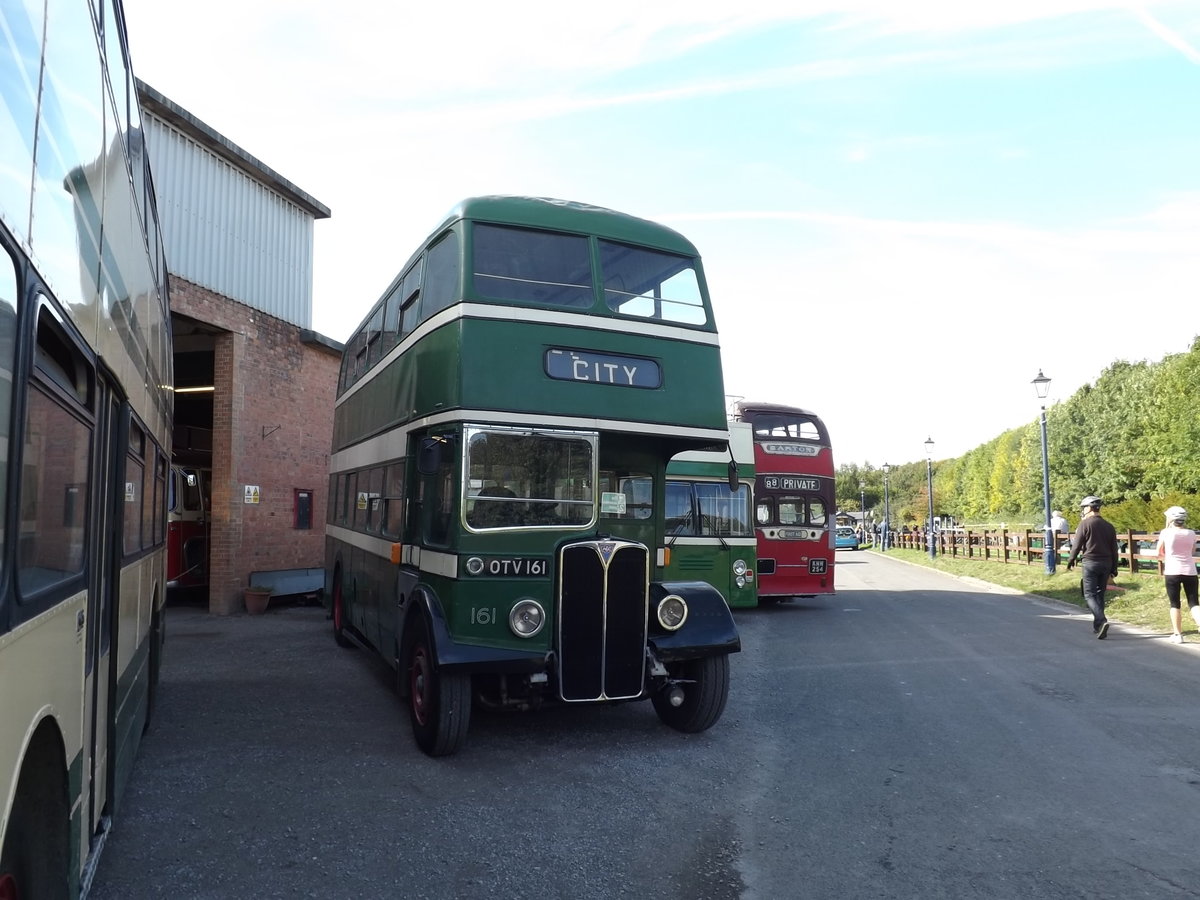 OTV 161
1954 AEC Regent III
Park Royal H30/26R
New to Nottingham, fleet number 161.
Photographed at Nottingham Transport Feritage Centre (now known as Great Central Railway - Nottingham), Ruddington, Nottinghamshire, UK on Sunday 6th October 2013.