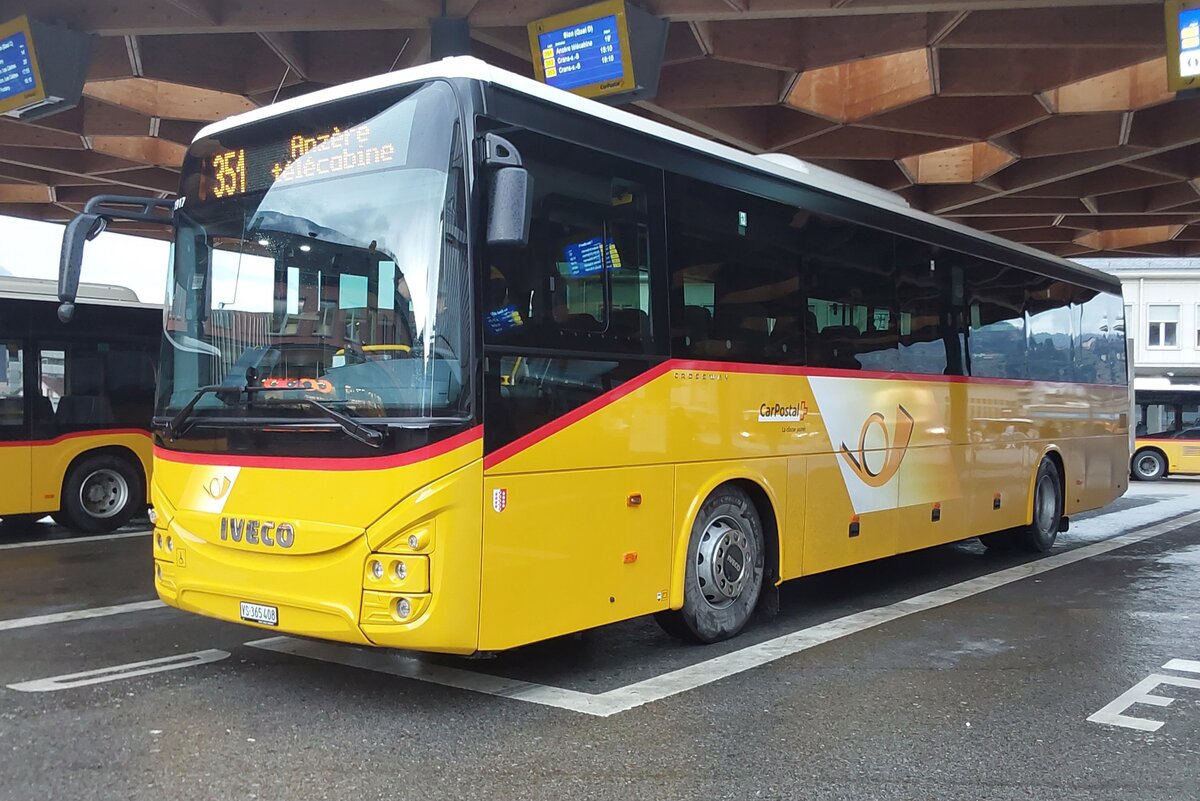 Postauto Wallis- Nr. 18 - VS 365'408/PID 11917 - Iveco le 25 Mars 2023 � Sion, Gare