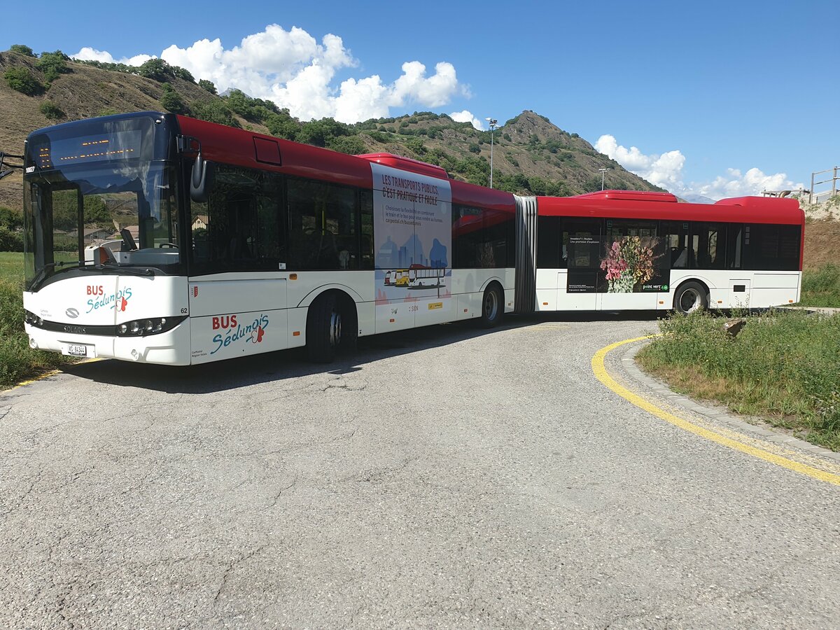 Postauto Wallis - Nr. 62/VS 84'344 - PID 10027 - Solaris le 29 juin 2022 � Sion, Garenne