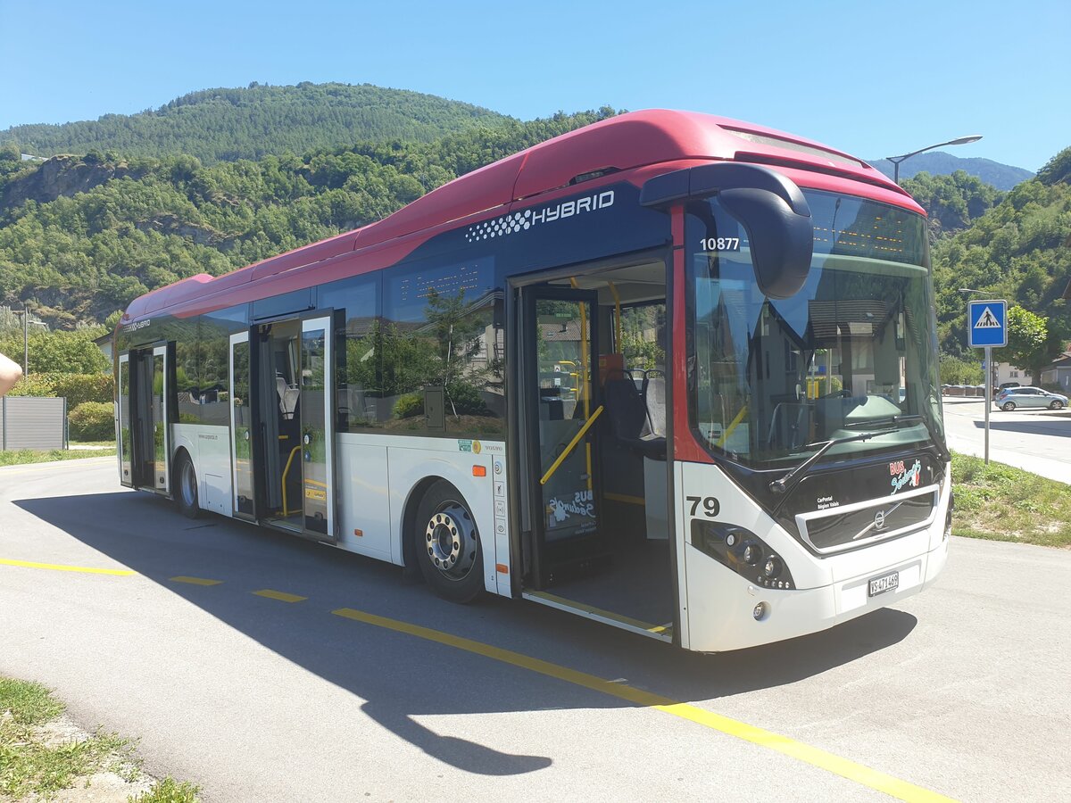 Postauto Wallis - Nr. 79/VS 471'469 - PID 10877 - Volvo le 2 juillet 2022 � Aproz, Village