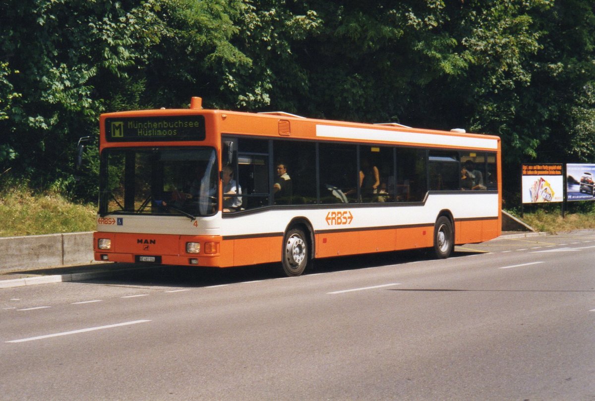 (R 2332) - Aus dem Archiv: RBS Worblaufen - Nr. 4/BE 481'104 - MAN am 27. Juni 2003 in M�nchenbuchsee