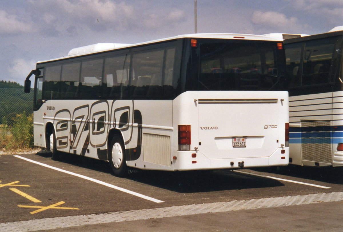 (R 2335) - Aus dem Archiv: Volvo, M�nchenbuchsee - BE 322'617 - Volvo am 27. Juni 2003 in M�nchenbuchsee, Volvo