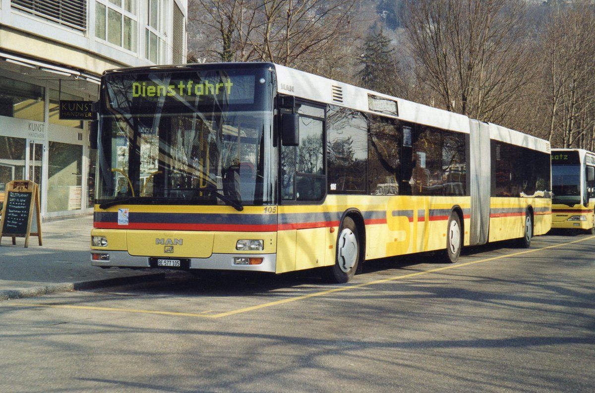 (R 4102) - Aus dem Archiv: STI Thun - Nr. 105/BE 577'105 - MAN am 4. M�rz 2005 bei der Schiffl�ndte Thun 