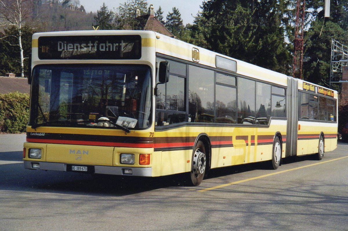 (R 4202) - Aus dem Archiv: STI Thun - Nr. 70/BE 389'670 - MAN am 21. M�rz 2005 bei der Schiffl�ndte Thun