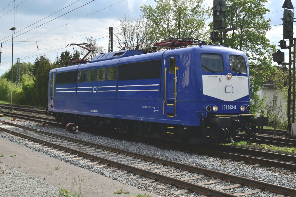 SRI 151 033 LZ gen Heidelberg am 22.4.2025 durch Neckarelz. 