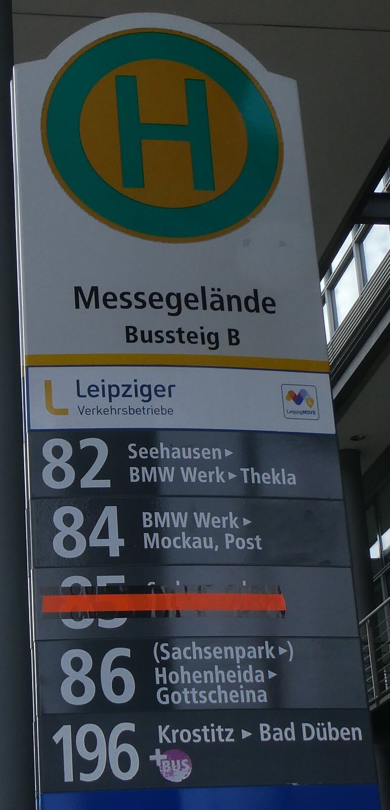 (264'544) - Leipziger Verkehrsbetriebe-Haltestellenschild - Leipzig, Messegel�nde - am 10. Juli 2024
